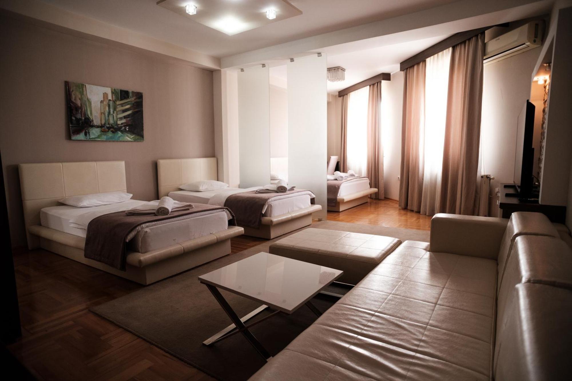Garni Uni Elita Lux Hotel Ni المظهر الخارجي الصورة