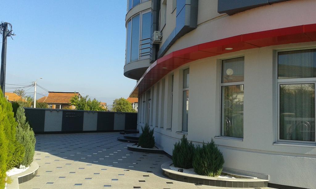 Garni Uni Elita Lux Hotel Ni المظهر الخارجي الصورة