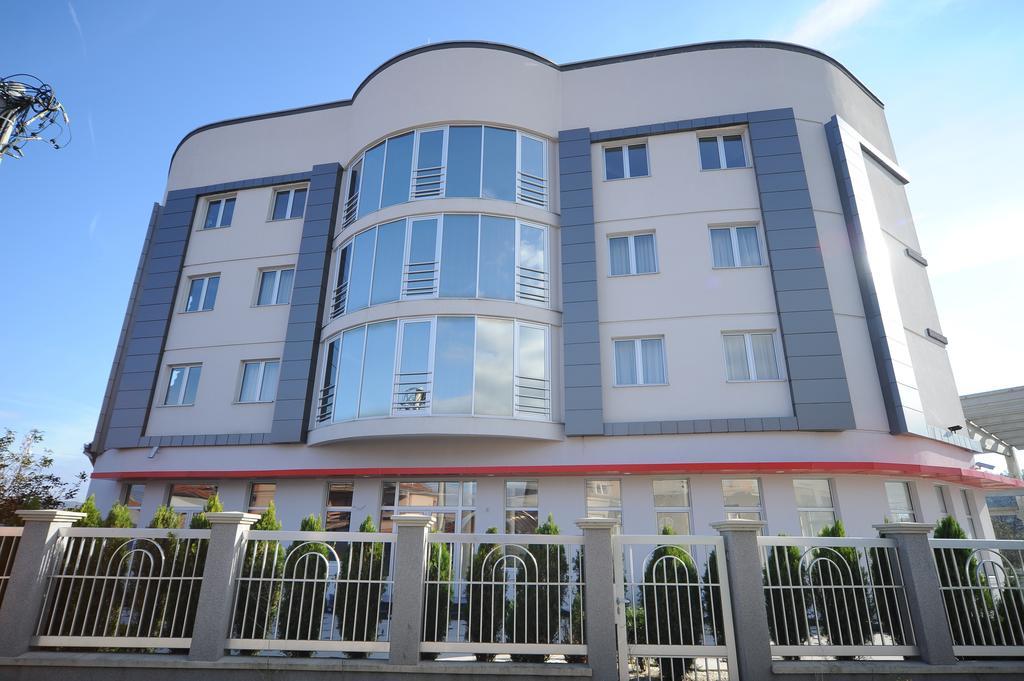 Garni Uni Elita Lux Hotel Ni المظهر الخارجي الصورة