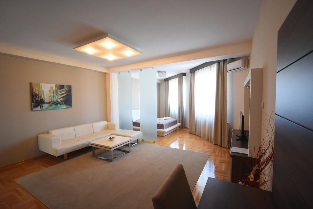 Garni Uni Elita Lux Hotel Ni المظهر الخارجي الصورة