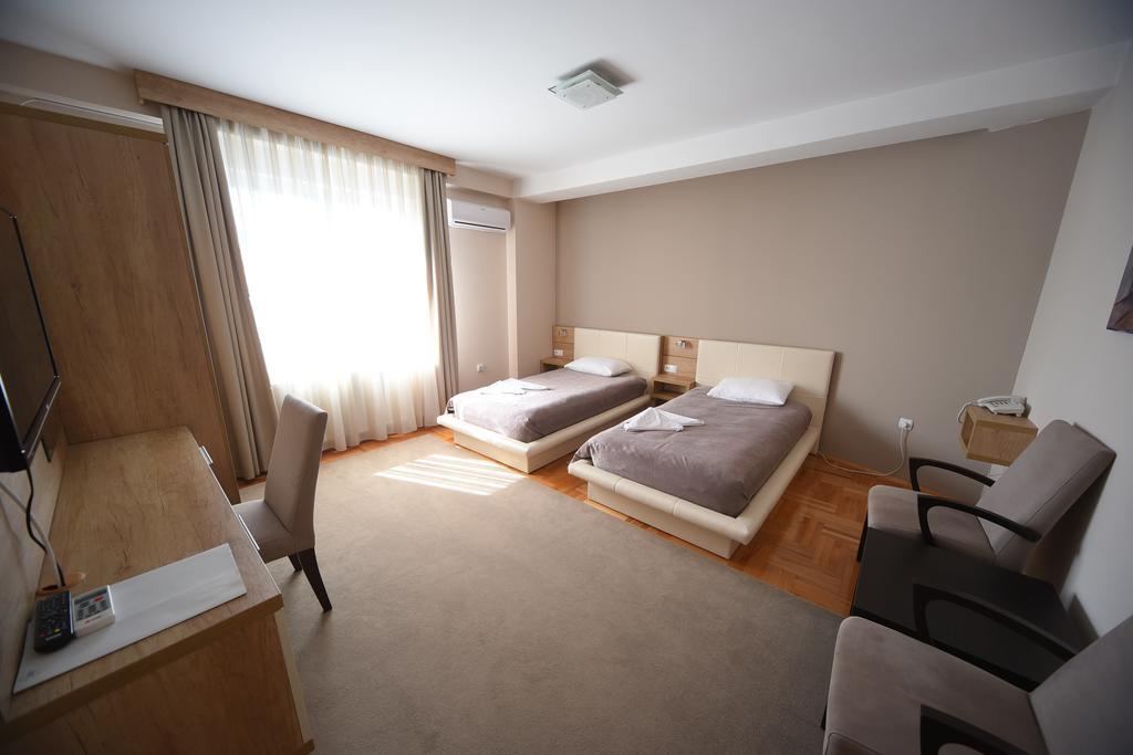 Garni Uni Elita Lux Hotel Ni المظهر الخارجي الصورة