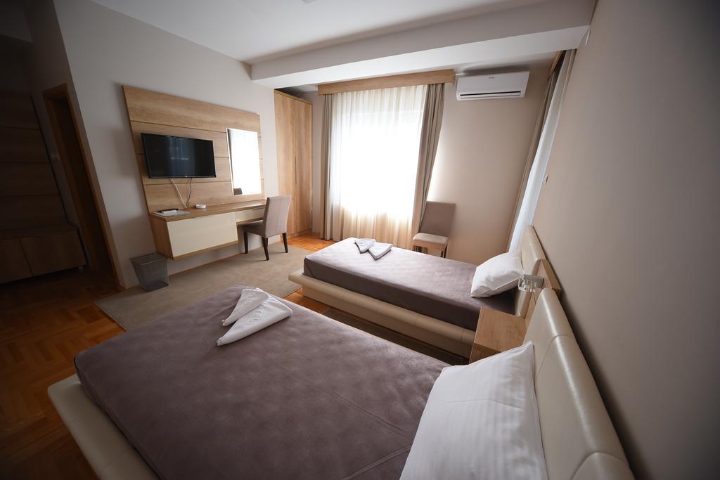 Garni Uni Elita Lux Hotel Ni المظهر الخارجي الصورة