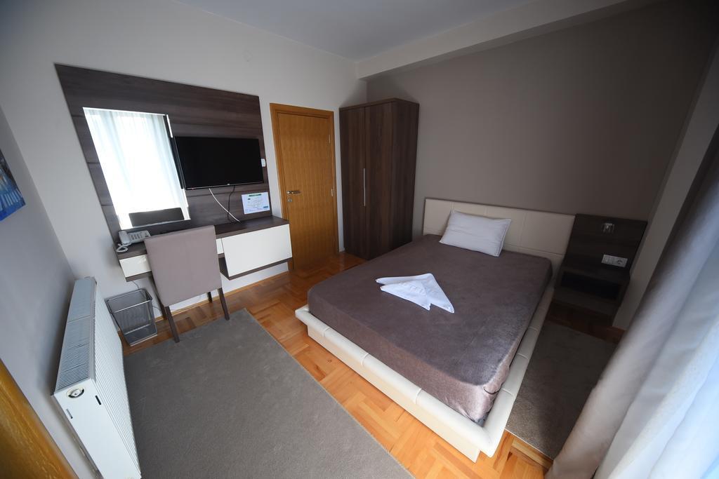 Garni Uni Elita Lux Hotel Ni المظهر الخارجي الصورة