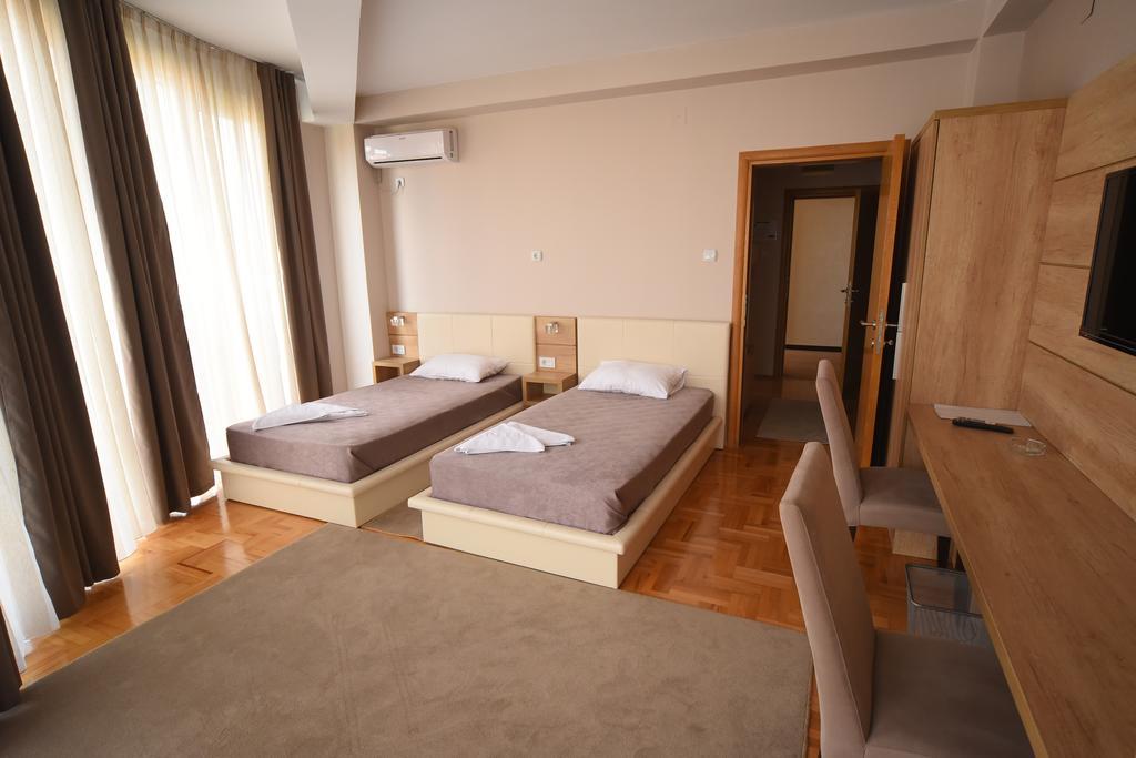 Garni Uni Elita Lux Hotel Ni المظهر الخارجي الصورة