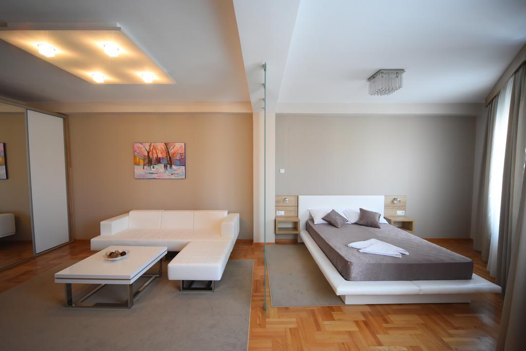 Garni Uni Elita Lux Hotel Ni المظهر الخارجي الصورة