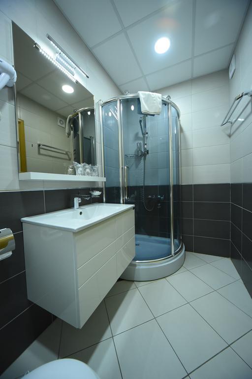 Garni Uni Elita Lux Hotel Ni المظهر الخارجي الصورة