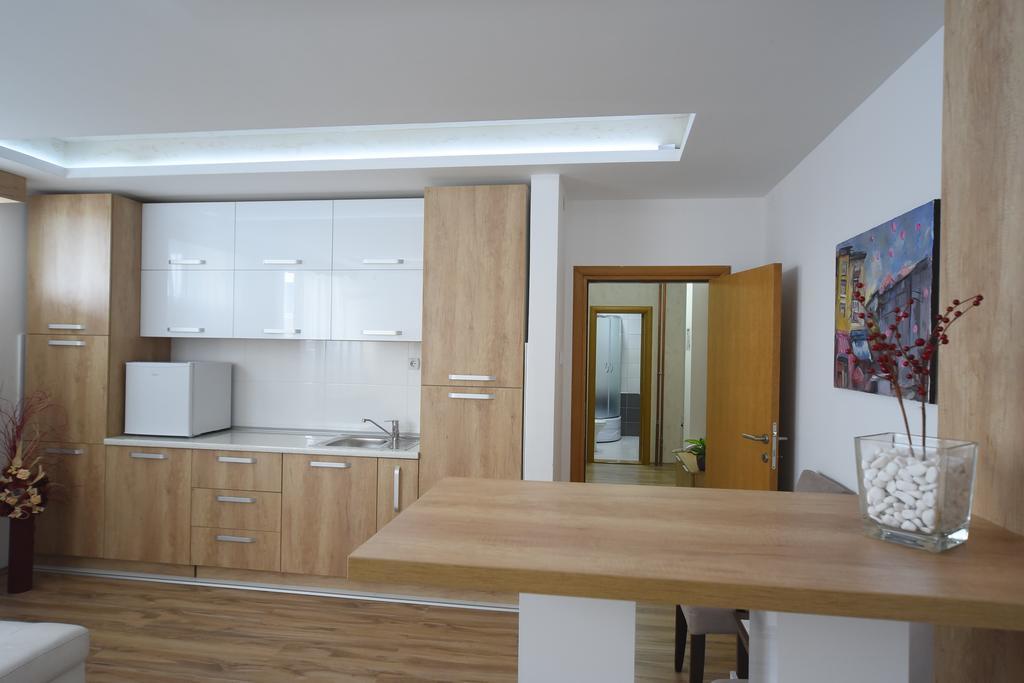 Garni Uni Elita Lux Hotel Ni المظهر الخارجي الصورة