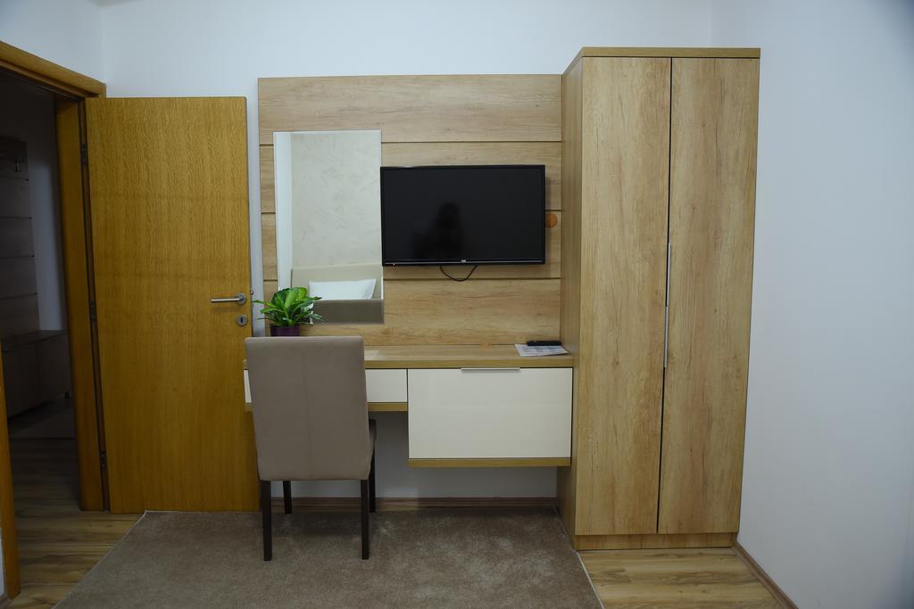 Garni Uni Elita Lux Hotel Ni المظهر الخارجي الصورة