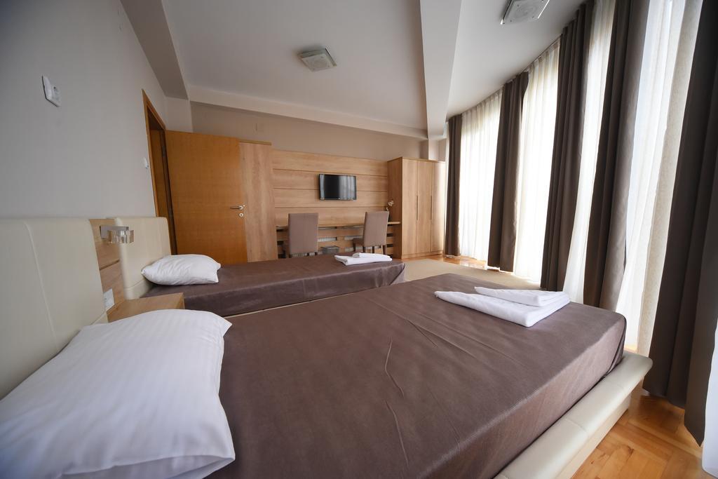 Garni Uni Elita Lux Hotel Ni المظهر الخارجي الصورة