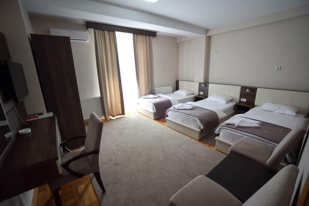Garni Uni Elita Lux Hotel Ni المظهر الخارجي الصورة